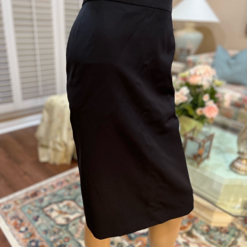ELEGANT & GORGEOUS ESCADA SKIRT IN EXCELLENT CONDITION